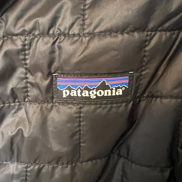 Patagonia Women’s Puffer Vest - Picture 4 of 4